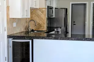 1016 W Manhatton Dr, Tempe, AZ 85282 - Photo 4