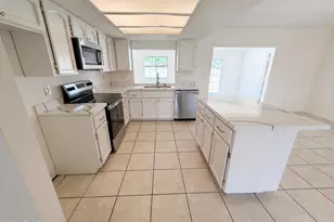 13138 W Sierra Vista Dr, Glendale, AZ 85307 - Photo 10