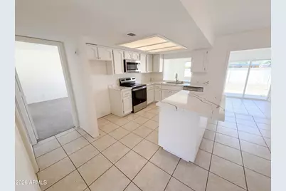 13138 W Sierra Vista Drive, Glendale, AZ 85307 - Photo 10