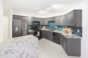 490 S Catalina St, Gilbert, AZ 85233 - Photo 4