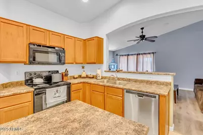 21655 N Davis Way, Maricopa, AZ 85138 - Photo 8