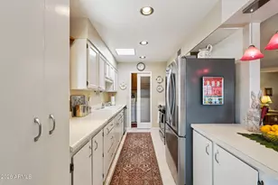 10526 W Highwood Ln, Sun City, AZ 85373 - Photo 14