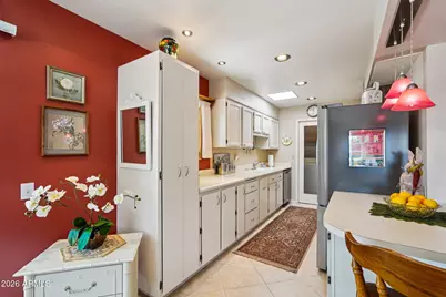 10526 W Highwood Lane, Sun City, AZ 85373 - Photo 12