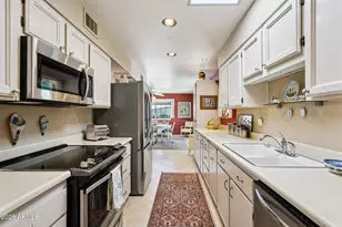 10526 W Highwood Ln, Sun City, AZ 85373 - Photo 1