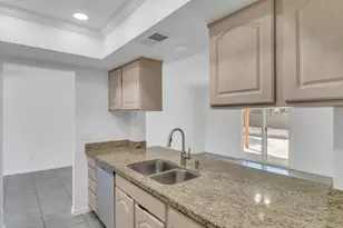 4949 W Royal Palm Rd, Glendale, AZ 85302 - Photo 10