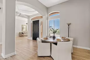 549 E Mountain Sage Dr, Phoenix, AZ 85048 - Photo 8