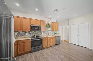 18064 W Louise Dr, Surprise, AZ 85387 - Photo 10