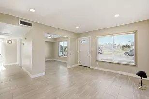 3743 W Acoma Dr, Phoenix, AZ 85053 - Photo 6