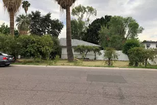 323 E Rose Ln, Phoenix, AZ 85012 - Photo 2