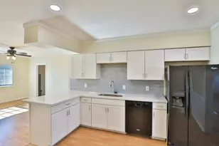 2421 W Anderson Ave, Phoenix, AZ 85023 - Photo 4