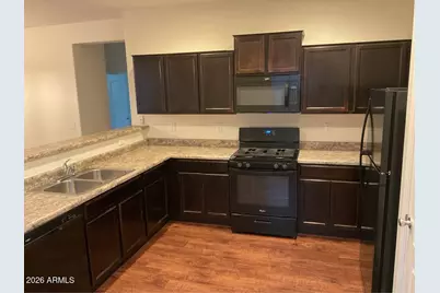 8141 W Encinas Lane, Phoenix, AZ 85043 - Photo 4