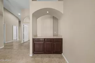 1043 W Iris Dr, Gilbert, AZ 85233 - Photo 6