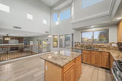 8013 W Crown King Road, Phoenix, AZ 85043 - Photo 1