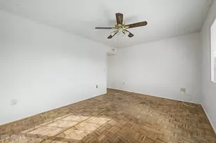 10338 W Caron Dr, Sun City, AZ 85351 - Photo 22