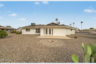 10338 W Caron Drive, Sun City, AZ 85351 - Photo 8