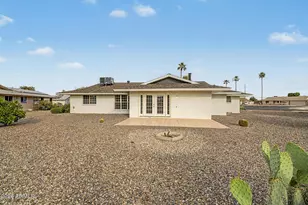 10338 W Caron Dr, Sun City, AZ 85351 - Photo 8