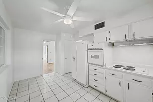 10338 W Caron Dr, Sun City, AZ 85351 - Photo 10