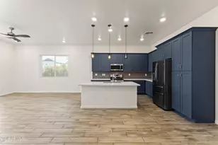 15909 N 74th Ln, Peoria, AZ 85382 - Photo 6