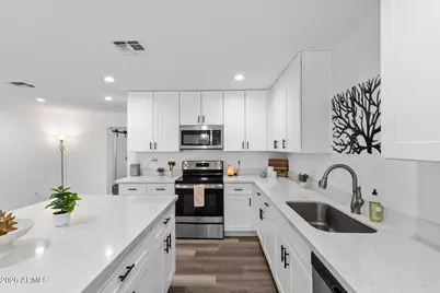 2327 N 31st Street, Phoenix, AZ 85008 - Photo 4