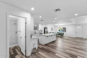 2327 N 31st St, Phoenix, AZ 85008 - Photo 28