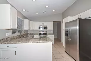3125 E Siesta Ln, Phoenix, AZ 85050 - Photo 8