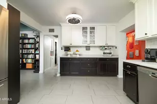 935 E Oregon Ave, Phoenix, AZ 85014 - Photo 14