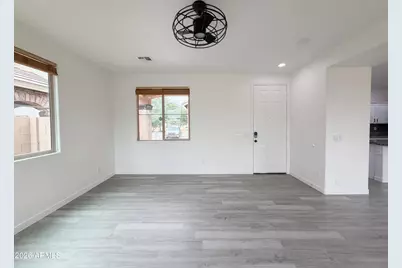 2739 N 73rd Drive, Phoenix, AZ 85035 - Photo 4