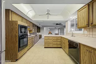 12523 W Parkwood Dr, Sun City West, AZ 85375 - Photo 2