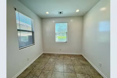 9006 W Rancho Drive, Glendale, AZ 85305 - Photo 8