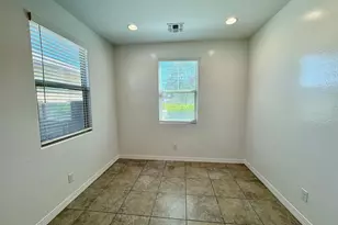 9006 W Rancho Dr, Glendale, AZ 85305 - Photo 8