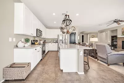 2214 W Hedgehog Place, Phoenix, AZ 85085 - Photo 12