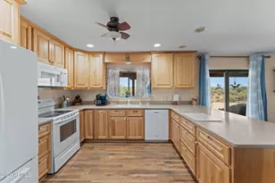 1865 Hillside Dr, Wickenburg, AZ 85390 - Photo 12