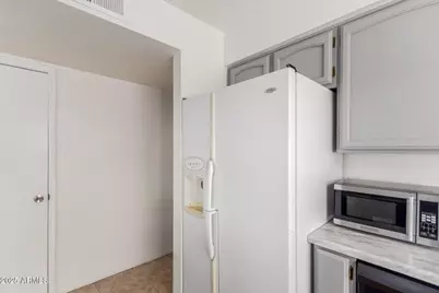 615 N Arrowhead Drive #Apt 4, Chandler, AZ 85224 - Photo 12