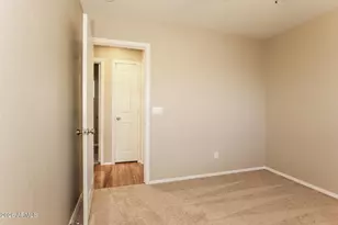 1346 E Dunbar Dr, Phoenix, AZ 85042 - Photo 12