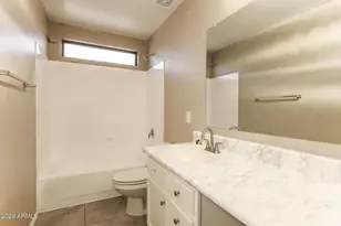 1346 E Dunbar Dr, Phoenix, AZ 85042 - Photo 18