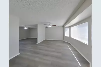 10906 W Calle Del Sol, Phoenix, AZ 85037 - Photo 10