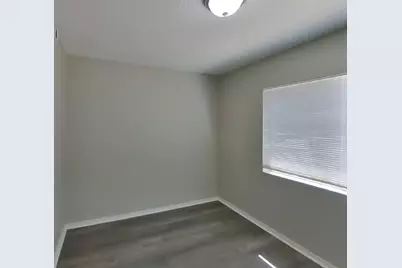 10906 W Calle Del Sol, Phoenix, AZ 85037 - Photo 4