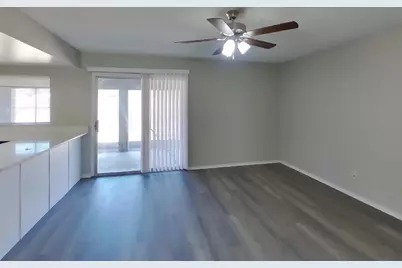 10906 W Calle Del Sol, Phoenix, AZ 85037 - Photo 8