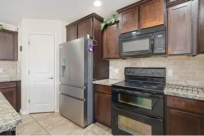 5603 S 27th Drive, Phoenix, AZ 85041 - Photo 10