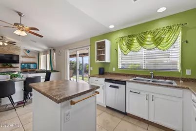 8276 W Tinajas Drive, Arizona City, AZ 85123 - Photo 12