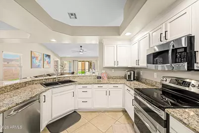 7958 W Caribbean Lane, Peoria, AZ 85381 - Photo 10