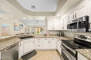 7958 W Caribbean Ln, Peoria, AZ 85381 - Photo 10