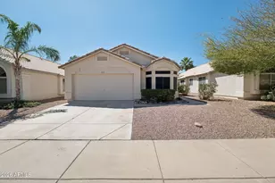 18642 N 42nd St, Phoenix, AZ 85050 - Photo 1