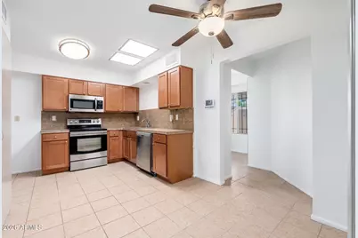 13221 N 110th Avenue, Sun City, AZ 85351 - Photo 4