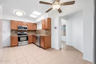 13221 N 110th Ave, Sun City, AZ 85351 - Photo 4