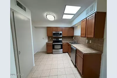 13221 N 110th Avenue, Sun City, AZ 85351 - Photo 2