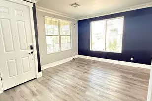 3204 W Lynne Ln, Phoenix, AZ 85041 - Photo 12