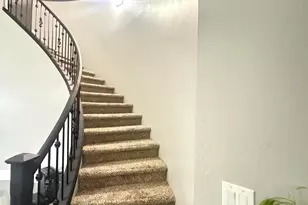 3204 W Lynne Ln, Phoenix, AZ 85041 - Photo 6