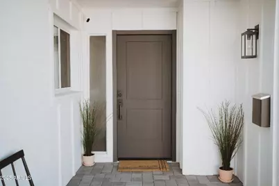 8737 E Rose Lane, Scottsdale, AZ 85250 - Photo 2