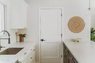 8737 E Rose Ln, Scottsdale, AZ 85250 - Photo 8